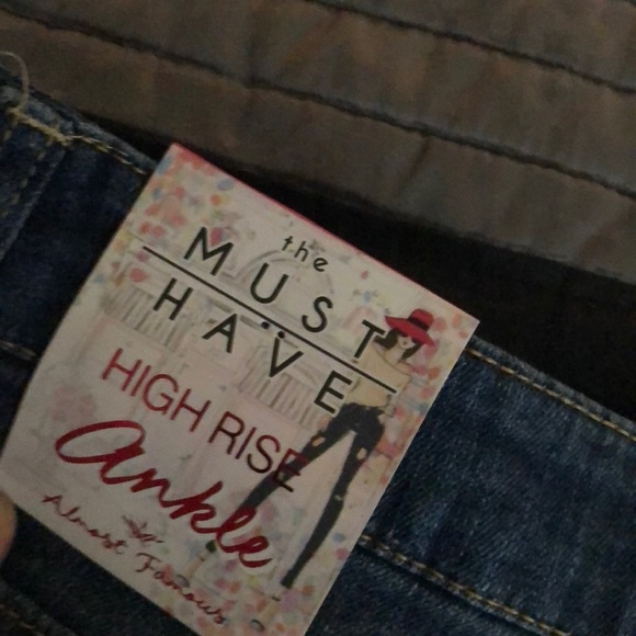 NWT (unattached) Almost famous jeans - Picture 7 of 8